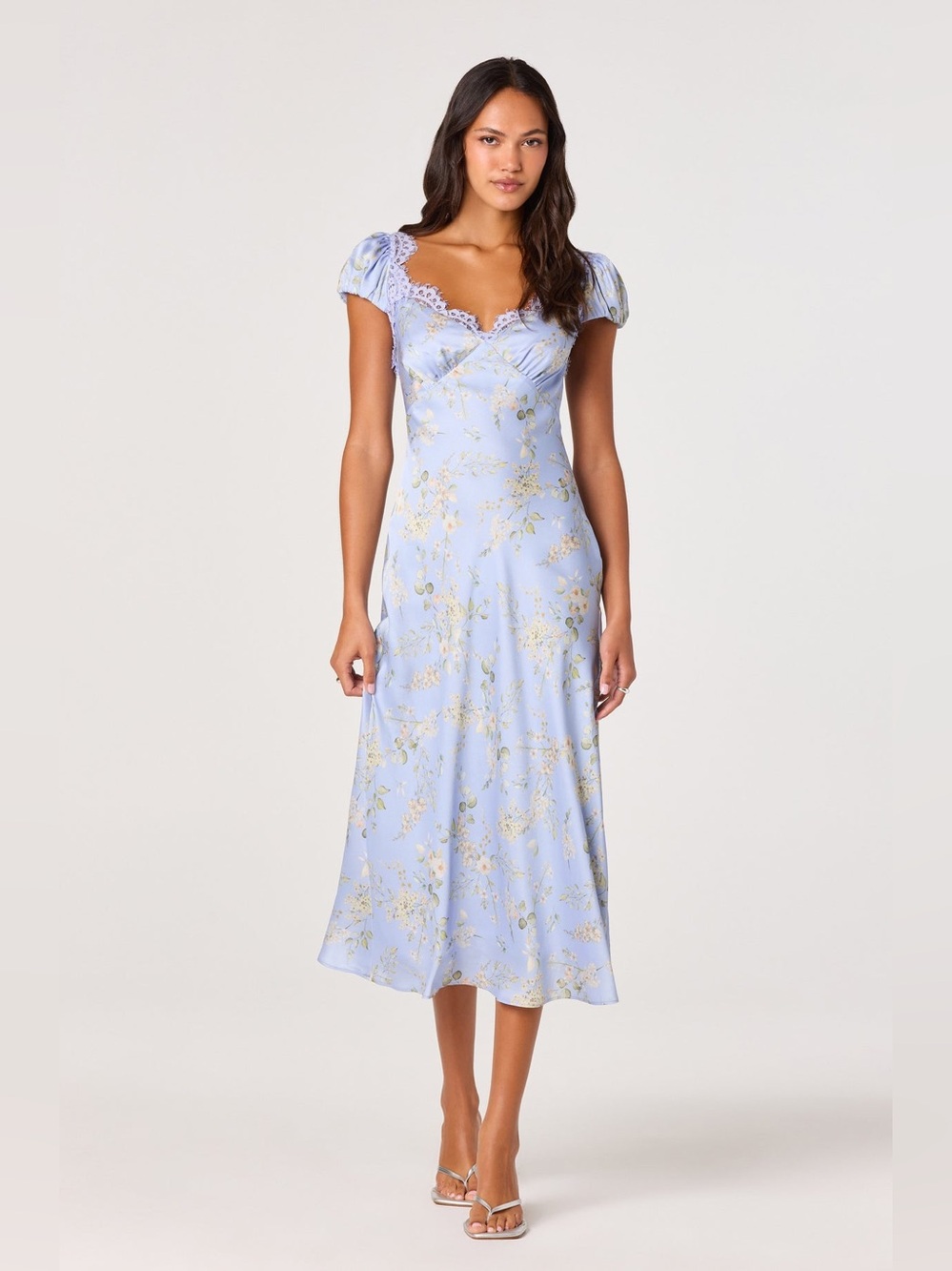 new Astr the label Makaela Puff Sleeve Floral Satin Midi Dress blue floral print
